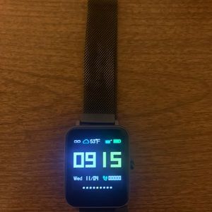 Ct Fit Smart Watch and Charge